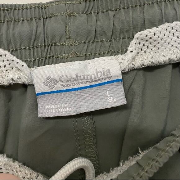 COLUMBIA • Olive Green PFG Waterproof Fishing Shorts - Picture 4 of 6